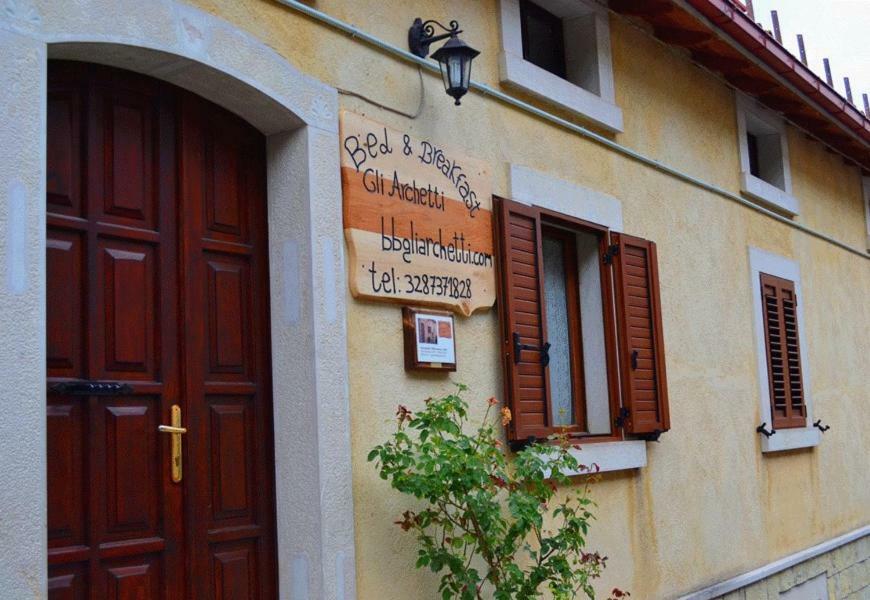 B&B Gli Archetti Opi Exterior foto